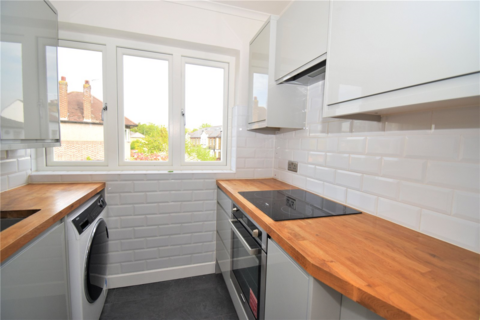 2 bedroom flat to rent, Amyand Park Road, Twickenham