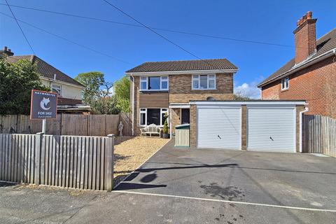 Manor Road, New Milton, Hampshire, BH25
