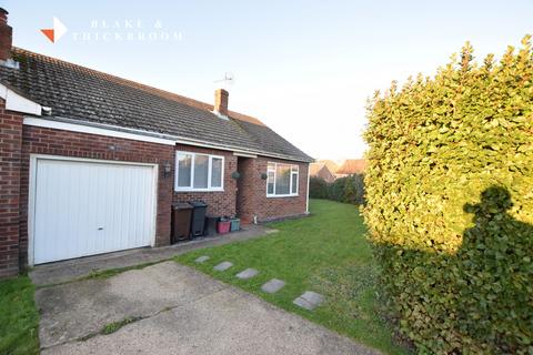 2 bedroom semi-detached bungalow for sale, Hazelwood Crescent, Little Clacton