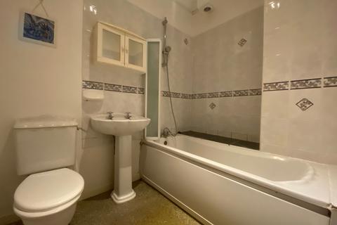 2 bedroom flat for sale, Poole Road, Bournemouth BH4