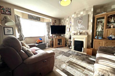 3 bedroom semi-detached house for sale, Beech Road, Bedfont