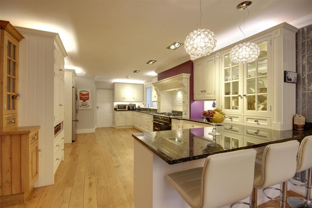 Kitchen/Dining Area