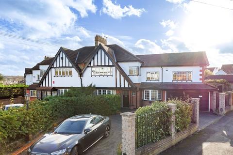 5 bedroom semi-detached house for sale, Beresford Road, Chingford, E4