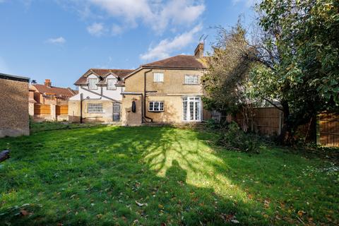 5 bedroom semi-detached house for sale, Beresford Road, Chingford, E4