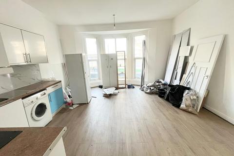 2 bedroom flat to rent, West End Lane, London NW6