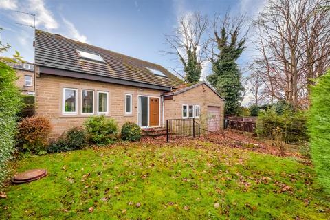 3 bedroom detached house for sale, Knowles Road, Brighouse