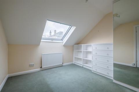 5 Knowles Road, Brighouse, HD6 3RN