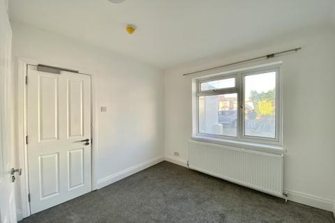 6 bedroom house to rent, Bradenham Road, Hayes