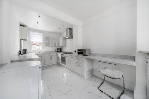 38 Datchet Road, London, SE6 4BX