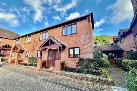 2 bedroom end of terrace house for sale, Borelli Mews, Farnham