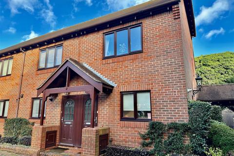 2 bedroom end of terrace house for sale, Borelli Mews, Farnham