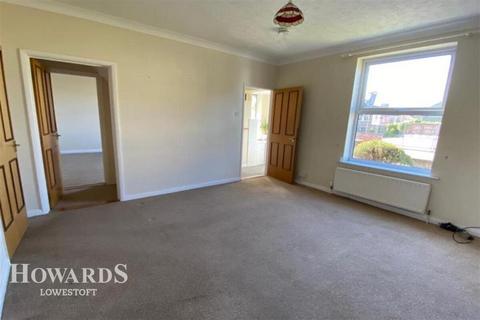 3 bedroom detached house for sale, Carlton Road, Lowestoft