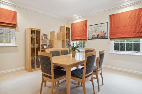 74 Gregories Road, Beaconsfield, HP9 1HL