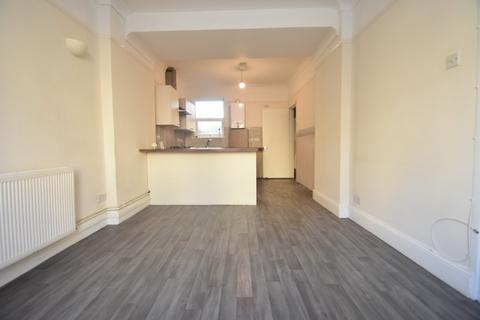 1 bedroom flat to rent, Highland Road, Southsea PO4