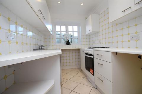 2 bedroom cottage to rent, Beacon Lane, Woodnesborough