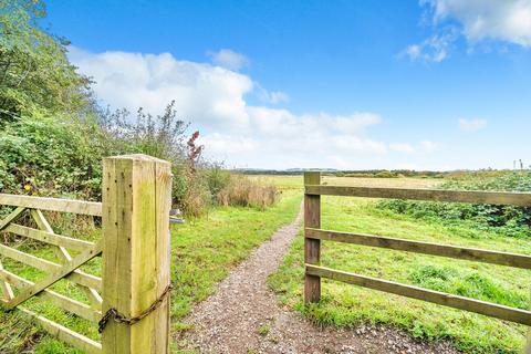 21 Barnhouse Close, Pulborough, RH20 2HT