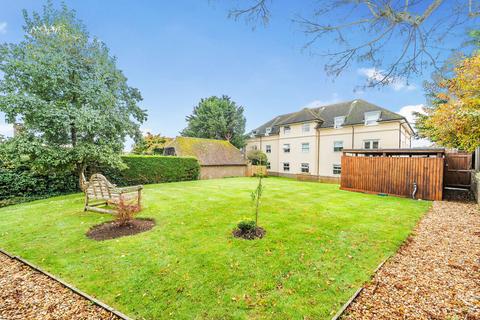 21 Barnhouse Close, Pulborough, RH20 2HT