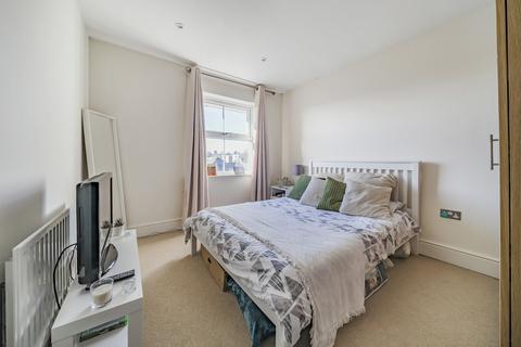 21 Barnhouse Close, Pulborough, RH20 2HT