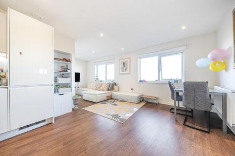 2 bedroom flat for sale, Royal Court, Stanmore HA7