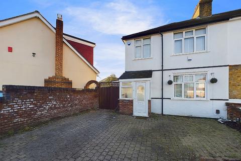 3 bedroom end of terrace house to rent, Woodside Crescent, Sidcup DA15