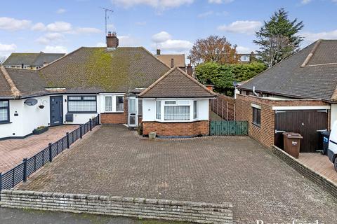 3 bedroom bungalow for sale, Dunmow Gardens, West Horndon, CM13