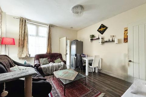 4 bedroom end of terrace house to rent, Worthing Street, Fallowfield, Manchester, M14