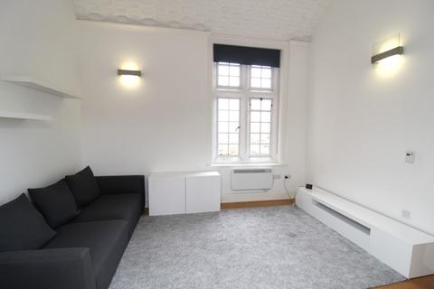 1 bedroom apartment to rent, London Court, The Galleries, Warley, CM14