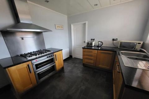 2 bedroom flat to rent, Readhead Avenue, South Shields