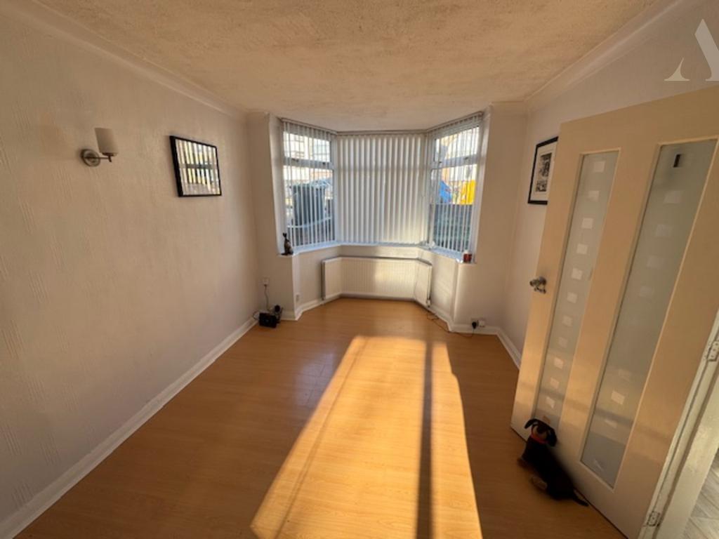 32 Ermington Road Front lounge