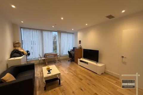 1 bedroom flat for sale, Staines Road, Hounslow TW3