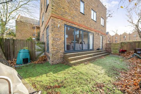101 Redriff Road, London, SE16 7PS