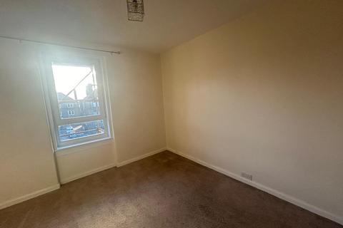 3 bedroom flat to rent, Morgan Place, Dundee DD4