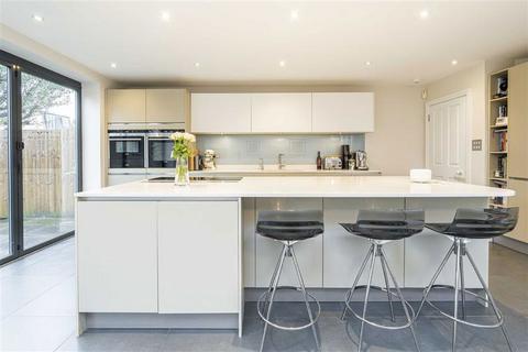 42 Princes Road, Teddington, TW11 0RU