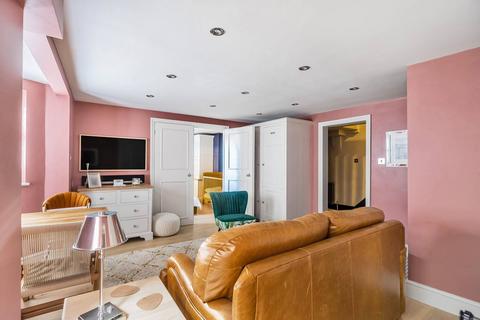 1 bedroom flat for sale, New Kings Road, Fulham Broadway, London, SW6