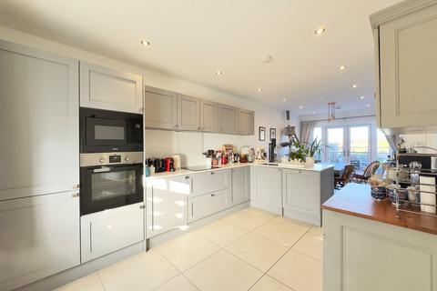 4 bedroom end of terrace house for sale, Meadow Court, East Challow, Wantage, OX12