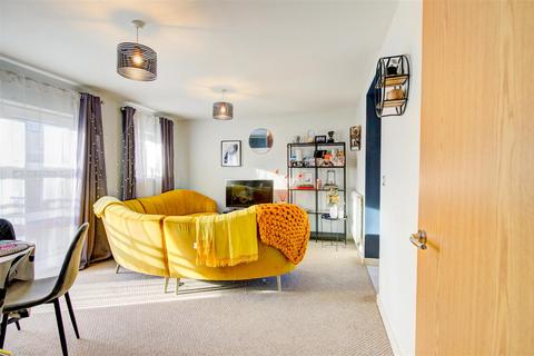 2 bedroom apartment for sale, Wharf Road, Sale