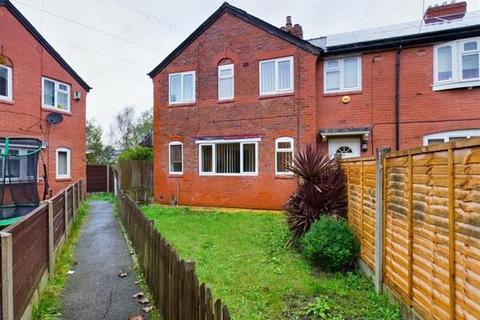 3 bedroom end of terrace house for sale, Skipton Avenue, Manchester