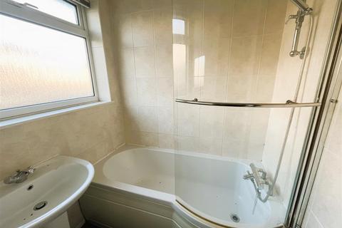 4 bedroom semi-detached house for sale, Wroe Place, Bradford BD12