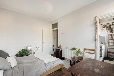 Studio to rent, Evering Road Stoke Newington N16