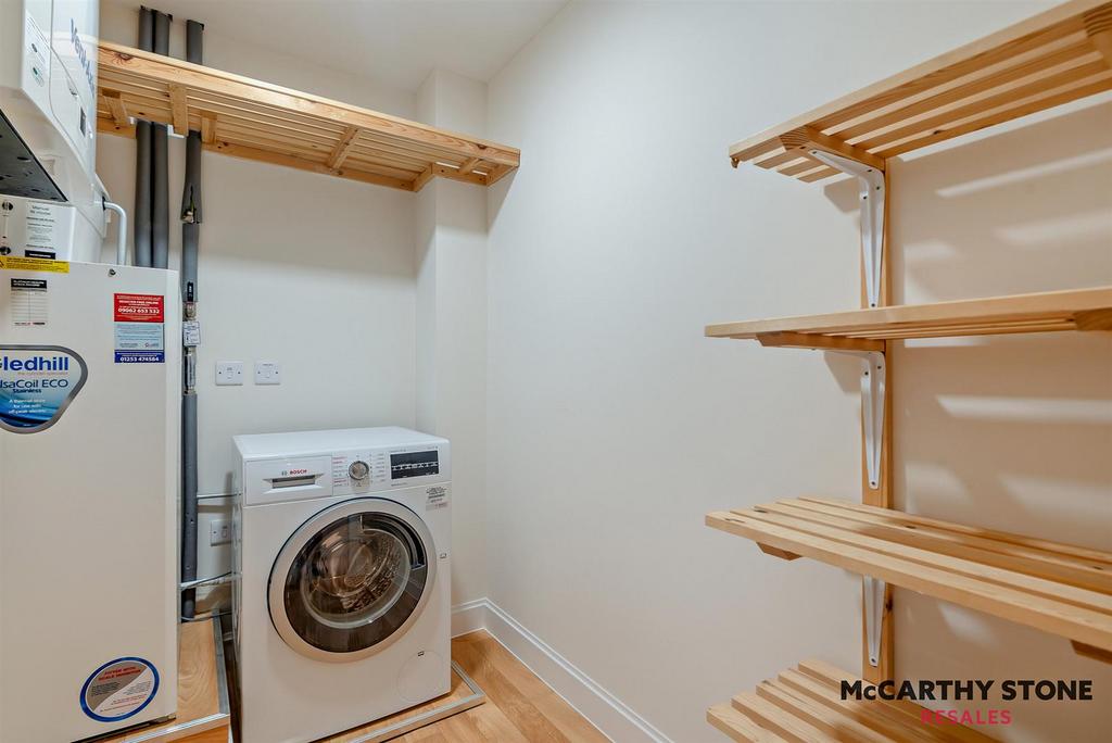 8606935-interior02-800.jpg