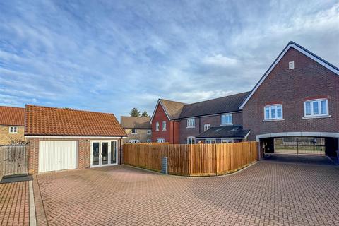 4 bedroom terraced house for sale, St. Marys Road, Kentford