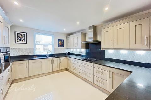 5 bedroom detached house to rent, Greensand Meadow Sutton Valence ME17