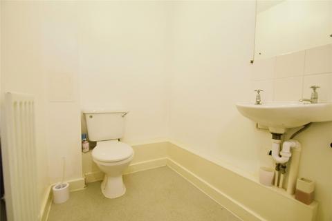 2 bedroom terraced house to rent, St. Mark's Place, Dagenham, RM10