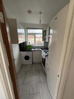 2 bedroom maisonette to rent, Bowood Road, Enfield EN3