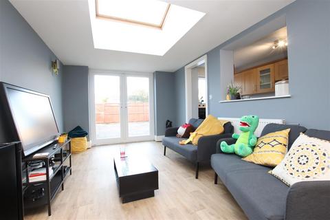 4 bedroom house to rent, Lodge Causeway, Bristol BS16