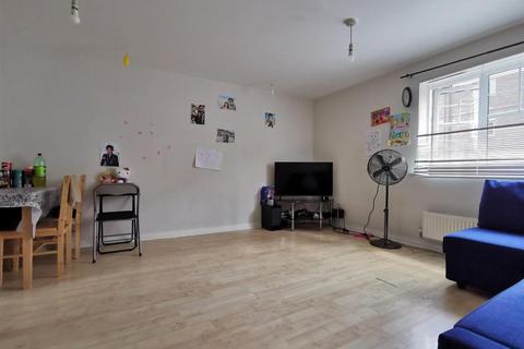 2 bedroom apartment to rent, Symphony Close, Edgware, HA8