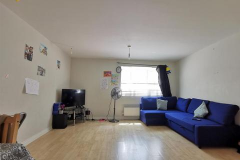 2 bedroom apartment to rent, Symphony Close, Edgware, HA8