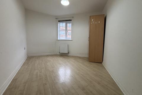 2 bedroom apartment to rent, Symphony Close, Edgware, HA8