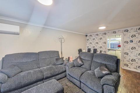 3 bedroom terraced house for sale, Lornes Close, Southend-on-Sea SS2