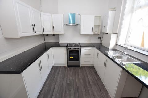 2 bedroom terraced house to rent, Hunslet Street, Burnley